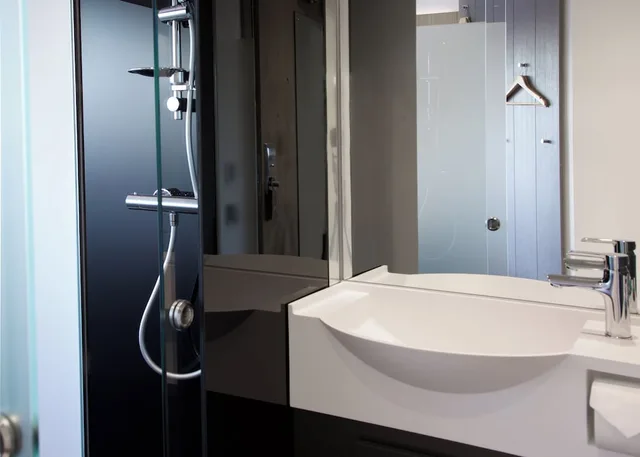 غرفة كلوب رباعية بسريرين مزدوجين، The Z Hotel City 1/1
