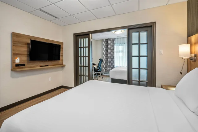 جناح بسريرين كوين، Quality Suites Drummondville 3/4