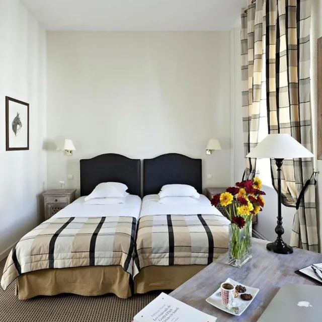 Superior, Twin Beds, Hotel De L Univers 1/3
