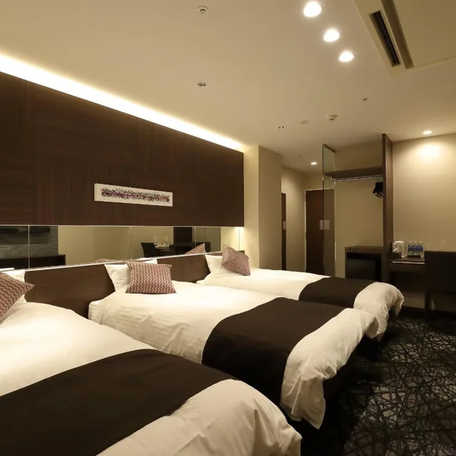 غرفة ثلاثية، Osaka Teikoku Hotel 4/10