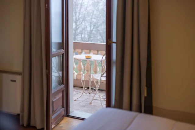 Comfort, Double Bed, Hill View، La Ferté Restaurant And Suites 4/6