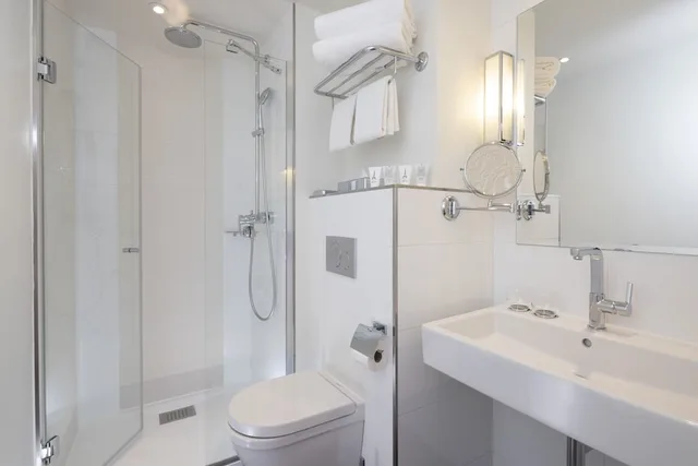 غرفة ديلوكس بسرير كوين، Hotel Gustave 4/5