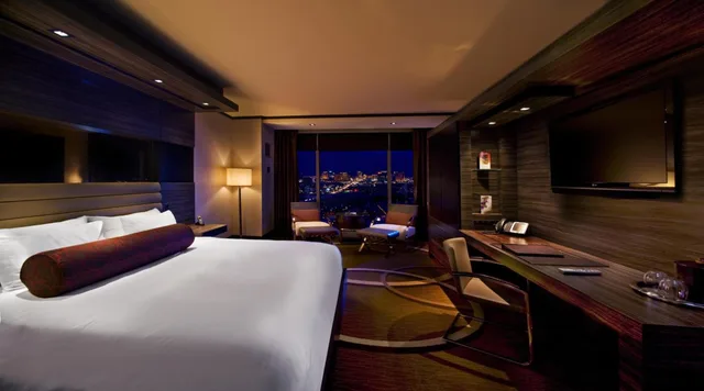 غرفة ديلوكس بسرير كينج أو سرير مزدوج بإطلالة، M Resort Spa & Casino 2/6