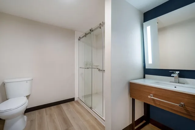 غرفة بسريرين كوين لذوي الإعاقة، Wingate by Wyndham Dublin Near Claytor Lake State Park 7/8