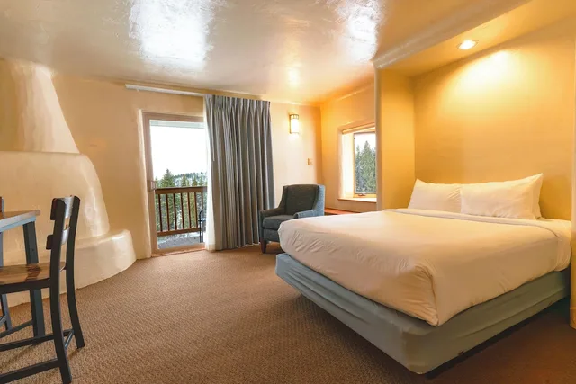 Lodge, Studio, 1 Queen and 2 Bunk Beds، Sioux Lodge Suites by Grand Targhee Resort 1/8