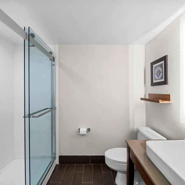 جناح بسريرين كوين بغرفة نوم واحدة، Country Inn & Suites by Radisson, Virginia Beach (Oceanfront) 5/5