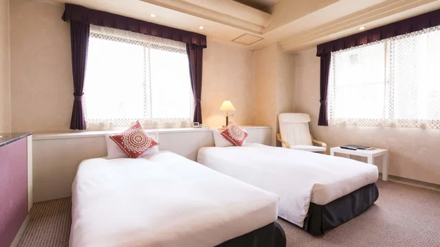 غرفة قياسية بسريرين منفصلين بإطلالة على المدينة، HOTEL SASARINDOU 1/1