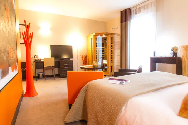 Cocoon, Junior Suite, King Bed, Garden View, Le Richebourg Hotel Restaurant Spa 4/6