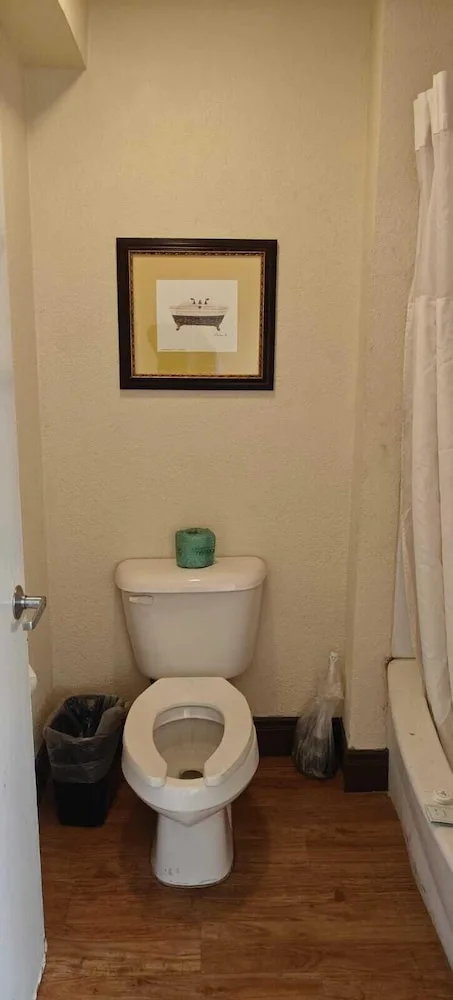 Suite - 2 Full Beds، Sacramento Inn & Suites Cal Expo I-80 10/10