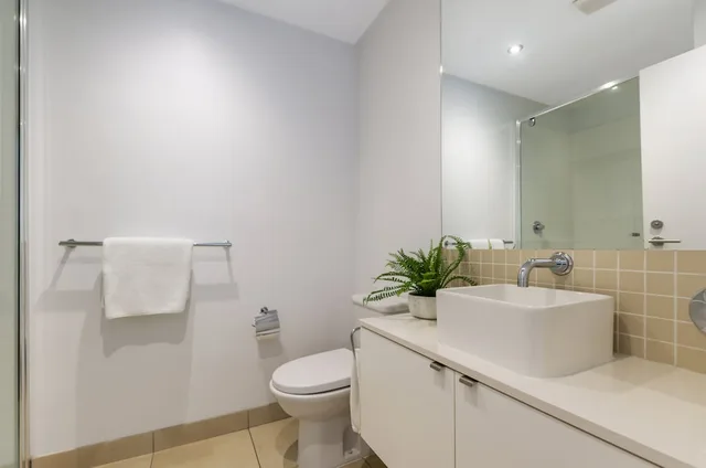 1 Bedroom, Suite, Twin Beds, The Victoria Apartments 4/4