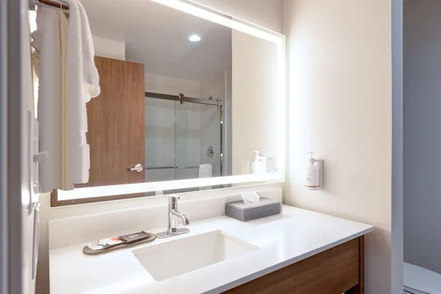غرفة بسريرين كوين، La Quinta Inn & Suites by Wyndham Eagle Pass 3/3