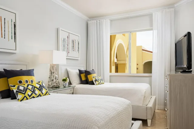 2 Bedrooms, Suite, Ocean Front، The Tuscany on Grace Bay 1/6