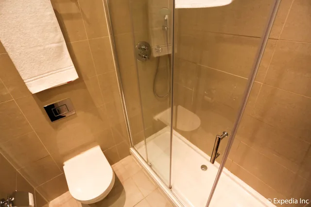 غرفة ثلاثية بثلاثة أسرّة، The Villa Kensington 4/4