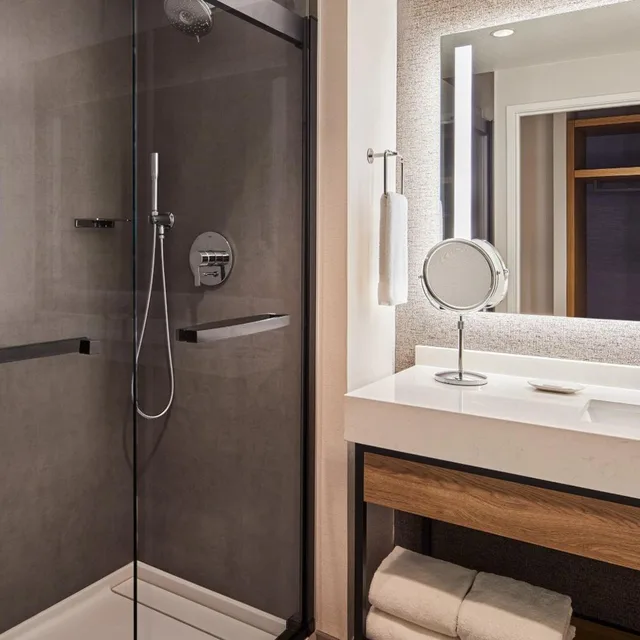 Executive, Suite, City View, Club Floor، Sheraton Phoenix Downtown 2/2