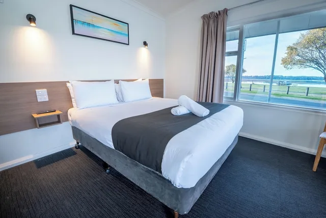 Executive, Queen Bed, Bay View، Bayside Inn 4/10