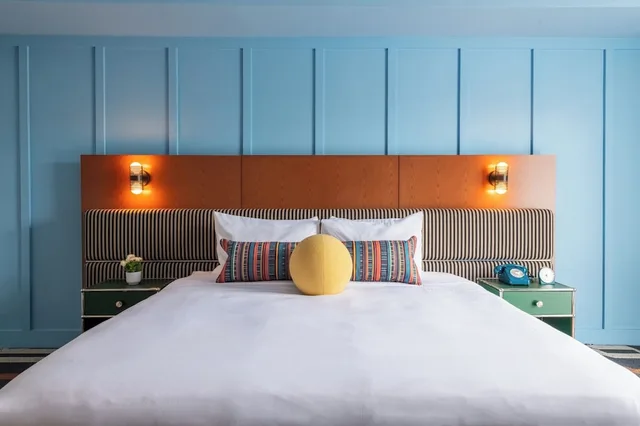 غرفة فاخرة بسرير كينج بشرفة، Ogunquit Hotel 1/10