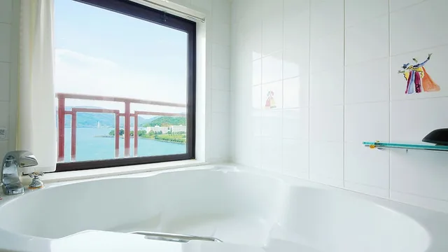 جناح جونيور بسريرين كوين مع سرير إضافي مع أريكة بحوض جاكوزي، Hotel Bellmare 2/2