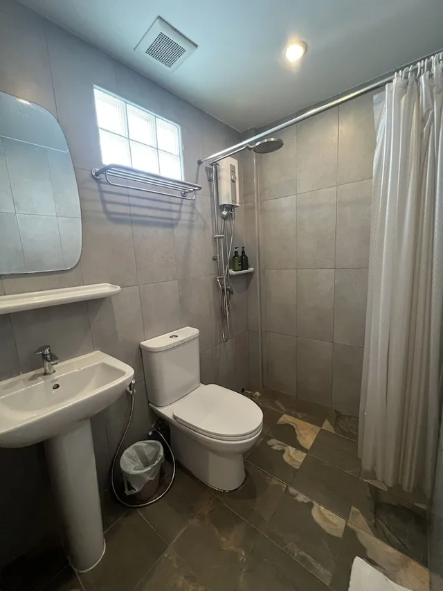 غرفة قياسية بسريرين منفصلين، Pha Thai House 2/2