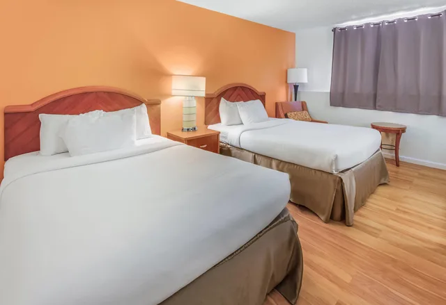 غرفة بسريرين مزدوجين، Econo Lodge Alliance 2/10