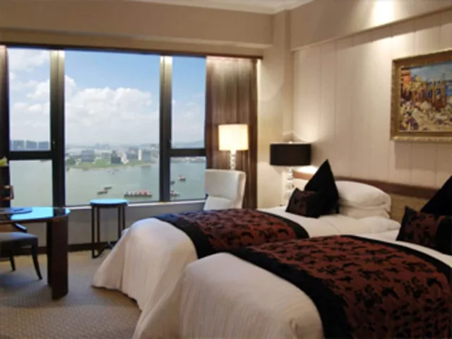 غرفة فاخرة بسريرين منفصلين بإطلالة على النهر، Sofitel Macau at Ponte 16 2/8