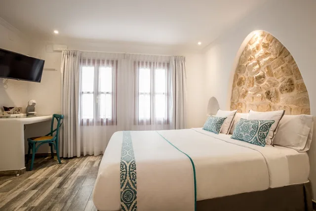 Superior, Suite, King Bed, Hot Tub, Hotel Abaco 1/2