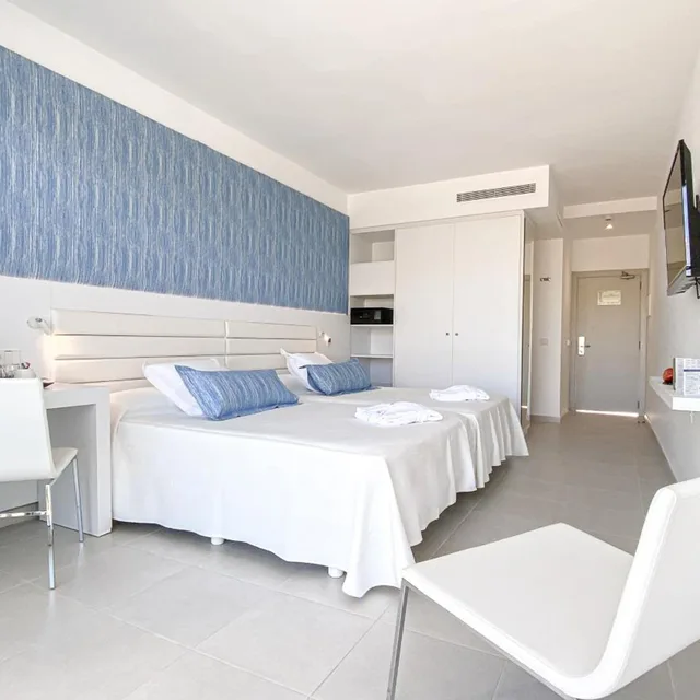 غرفة بريميوم بإطلالة على المسبح، Reverence Life Hotel 2/9