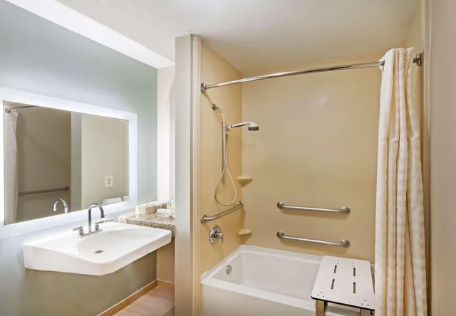 جناح، Homewood Suites by Hilton Brownsville 2/2