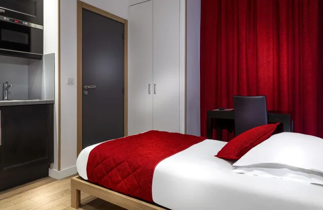 غرفة قياسية مفردة، AMBRE HOTEL 1/9