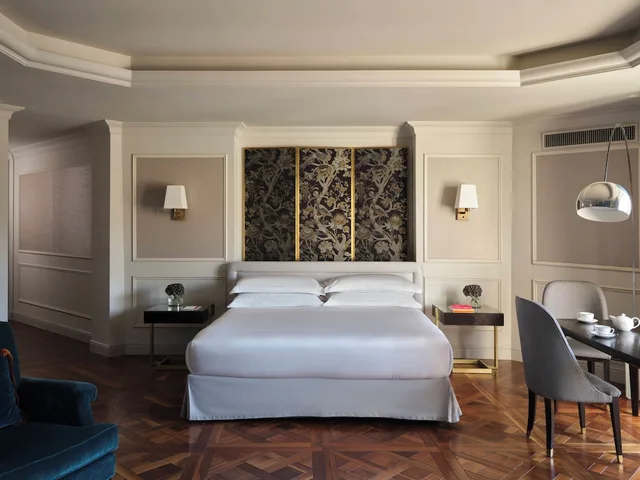 جناح جونيور ركني بسرير كينج، Palazzo Venezia 1/3