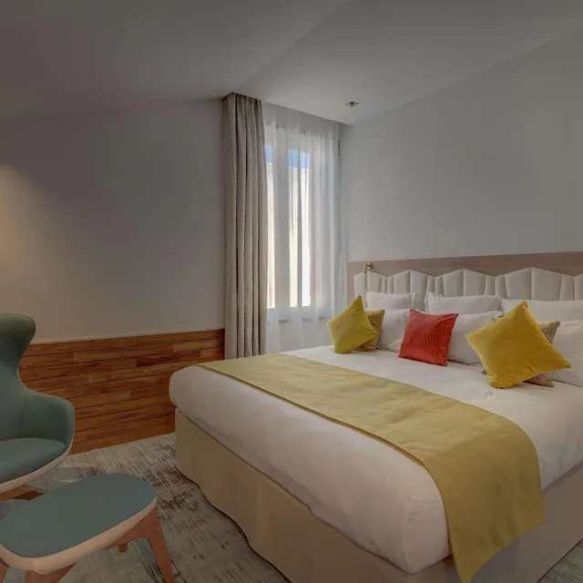 جناح بسرير كينج بحوض استحمام، Best Western Plus Hotel Comedie Saint-Roch 2/8