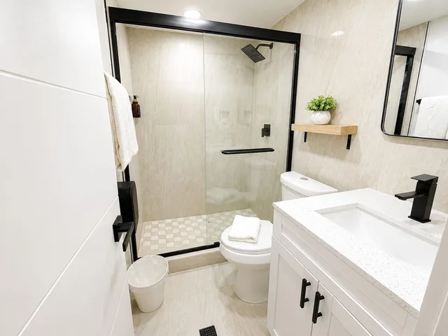 غرفة ديلوكس بسرير كوين بغرفة نوم واحدة مع أريكة بمطبخ، Sea Steps Suites 4/6