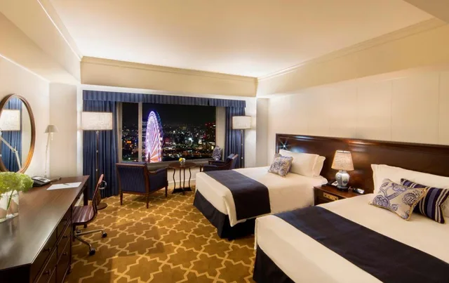 غرفة بريميوم بسريرين منفصلين بإطلالة على المدينة مع دخول صالة النادي في طابق مرتفع، InterContinental Yokohama Grand 1/3