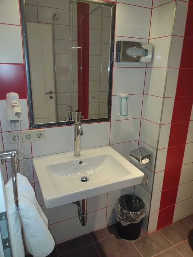 غرفة عصرية كومفورت بسرير مزدوج بشرفة، Hotel Waldblick 6/10