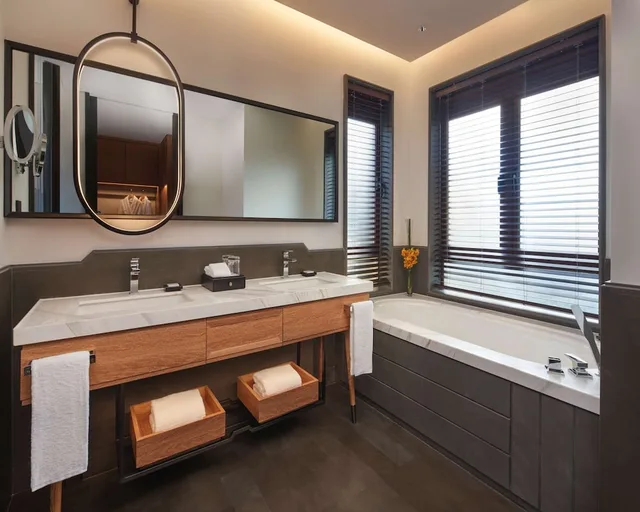Room, King Bed, Garden View, Courtyard Area، Grand Hyatt Shenzhou Peninsula 6/6