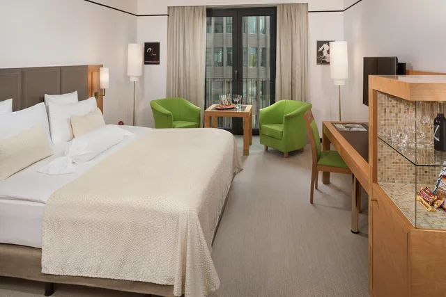 Premium, Double Bed, Melia Berlin 2/3