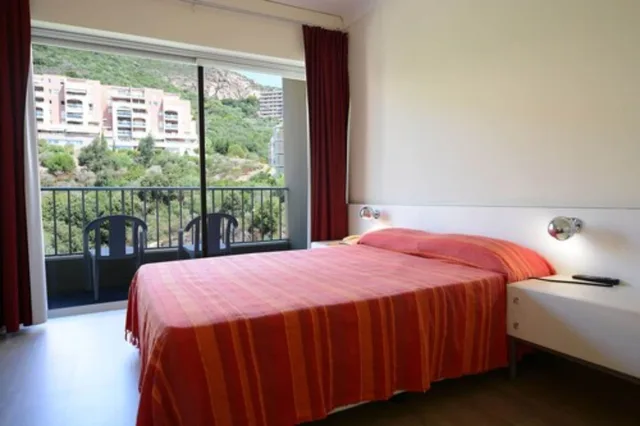Room, Double Bed, Mountain Side، Sun Beach Hotel 2/3