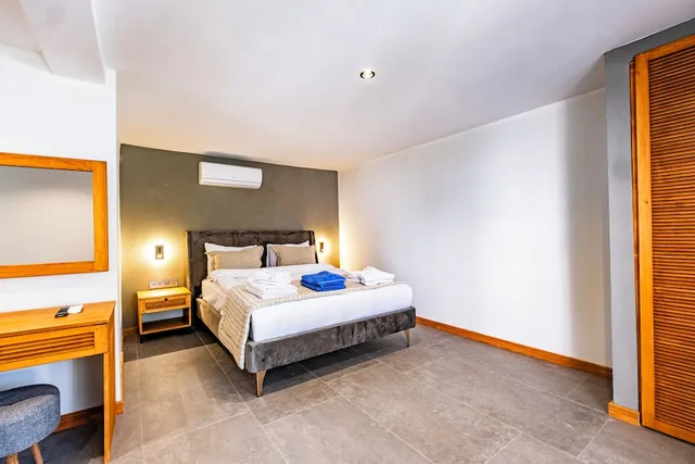جناح بسرير مزدوج بإطلالة على الحديقة مع أريكة، Isolina Hotel 4/10