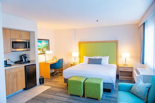 Junior Suite, King Bed, The Inn at Longwood Medical 1/10