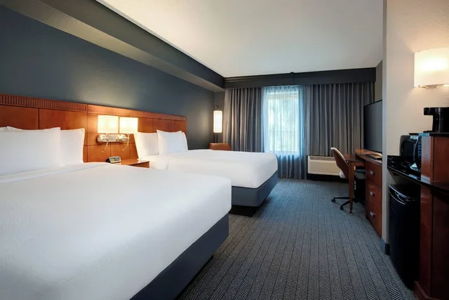 غرفة بسريرين كوين مع أريكة، Courtyard Fort Lauderdale SW Miramar 2/6