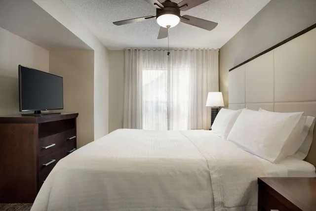 2 Bedrooms, Suite, 1 Single and 2 Double Beds، Homewood Suites by Hilton Phoenix Chandler 1/6