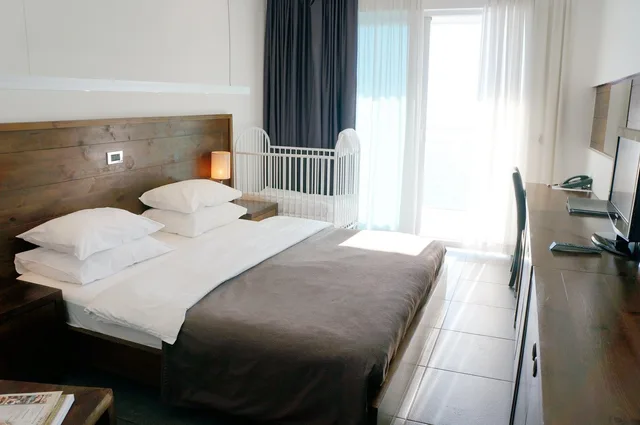 غرفة بإطلالة على البحر بشرفة مفردة بسرير مزدوج، Avala Resort and Villas 1/3