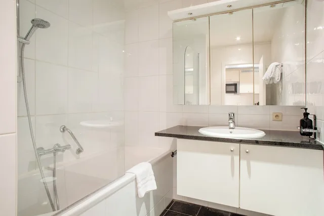 Deluxe, King Bed, Diamant Suites Brussels EU 8/9