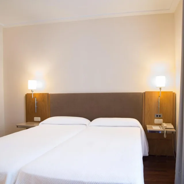 غرفة بسرير مزدوج أو سريرين منفصلين، Hotel Inglaterra 10/10