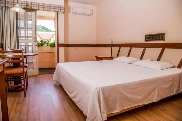 غرفة فاخرة بسريرين منفصلين بحوض استحمام، Thermas Piratuba Park Hotel 2/5
