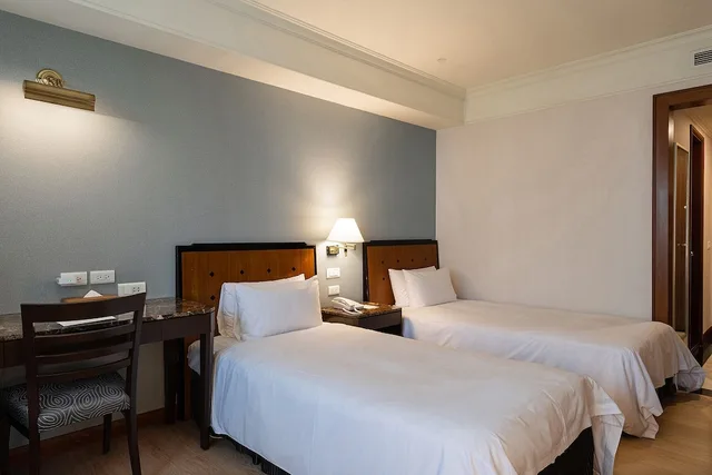 Elite, Twin Beds, National 5/10