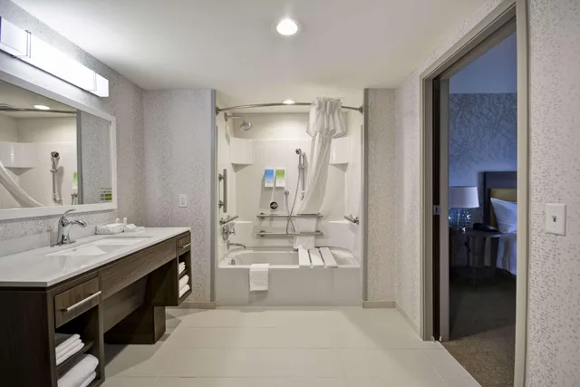 جناح بسرير كوين، Home2 Suites By Hilton Columbus East Broad Street Oh 2/2