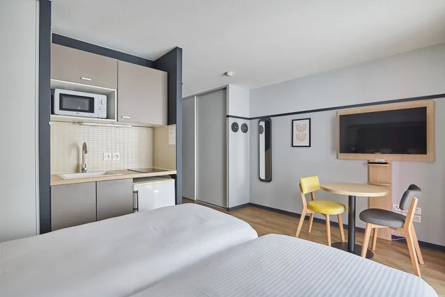 Studio, Double Bed, Balcony, Appart'hotel Odalys City - Lyon Centre Confluence 9/10