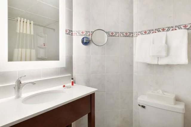 Room, 2 Double Beds, Ocean Front، Howard Johnson Plaza Hotel By Wyndham Ocean City Oceanfront 7/8