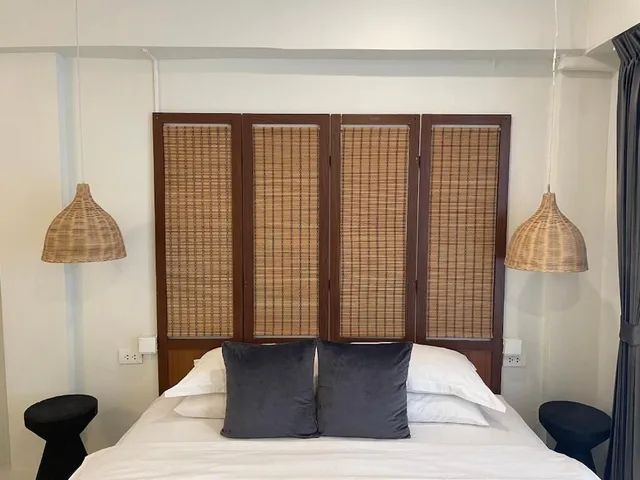 غرفة بريميوم بسرير كينج بحوض استحمام، Yolo Bangkok Boutique Hotel 3/7