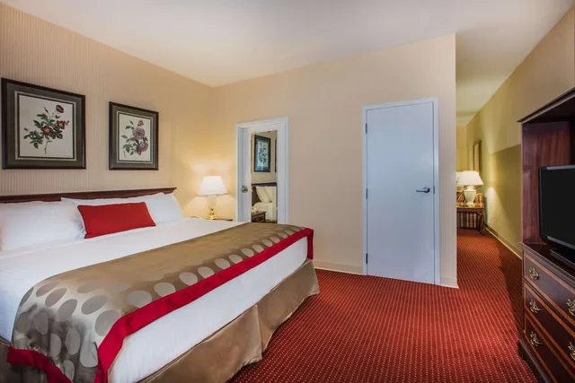 جناح بسرير كينج، Ramada by Wyndham Ligonier 1/3